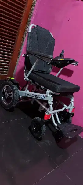 Kursi roda elektrik listrik