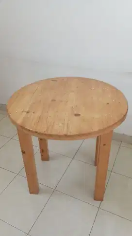 Meja Bundar Jati Belanda