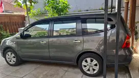 Nissan Grand livina 2010 Bensin