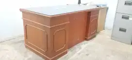 Meja Kerja Sekretaris Bekas Kantor