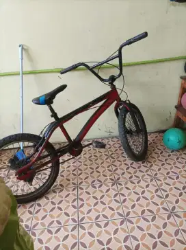Sepeda BMX united UK 20