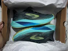 SEPATU RUNNING NINETEN 910 SIZE 39