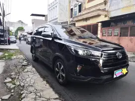Toyota Innova Reborn 2.4 Venturer A/T 2022 Hitam