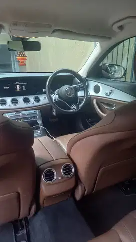 Mercedes-Benz E200 2023 Bensin