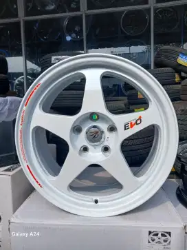 Evo regamaster ring 17x8 pcd 5x114,3 ET 40 4pcs