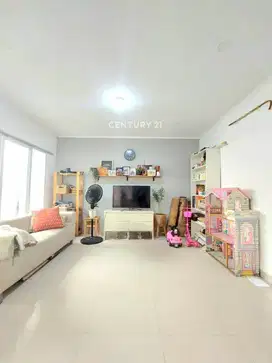 Rumah Dekat Taman Di Bintaro Jaya Sektor 2  6670