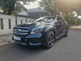 Dijual Mercedez Benz GLA200 W156 AMG Line with G. Daimler sign