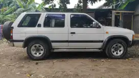 Nissan TERRANO GRANDROAD XTR 2002