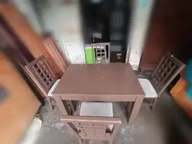 Meja Makan +4 kursi