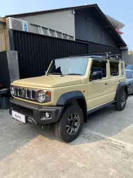 2023 Suzuki Jimny 5-Door Chiffon Ivory Metallic