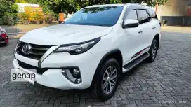 Toyota fortuner 2.4 Vrz At