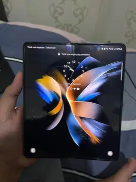 Dijual kondisi muluss z fold 4 256gb warna hitam