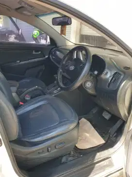 Dijual cepat 1 unit mobil KIA Sportage SE 2.00 A/T 2012