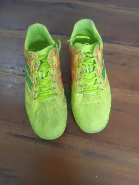 Sepatu futsal mills ori uk 42