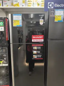 Kulkas Sharp 2 pintu inverter bisa cicilan pake KTP aja