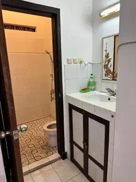 rumah di nusa dua, dekat komplek pujamandala
