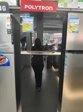 Kulkas Polytron 2 pintu inverter bisa cicilan pake KTP aja
