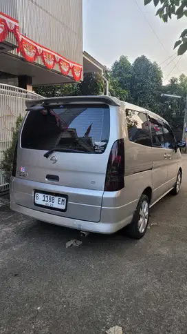 Nissan Serena 2010 Bensin