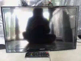LED SAMSUNG 24INCH + BRACKET