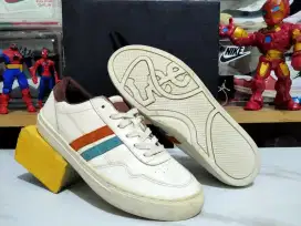 Sepatu Casual Lee