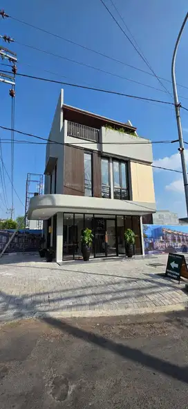 Jual Ruko (Soho) Manyar Tompotika 3 Lantai Hadap Timur