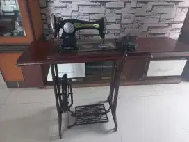 Jual cepat, mesin jahit kondisi masih ok. Harga murah 450 saja