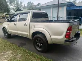 Jual mobil hilux diesel DC 4x4