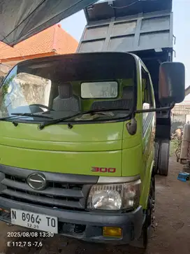 Hino Dutro diesel dum