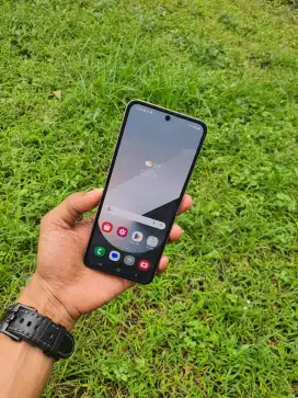 Samsung Galaxy ZFLIP 6 5G 256 GB SEIN LIKE NEW