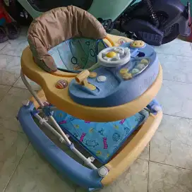 Baby Walker Family Berkualitas Bekas Rasa Baru