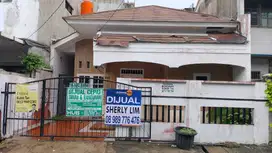 DIJUAL Rumah di Tomang Utara