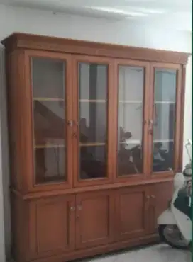 Dijual cepat, lemari pajangan ruang tamu