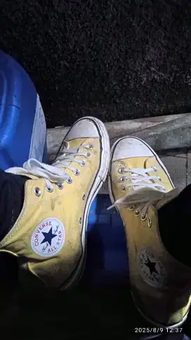 Sepatu converse japan market