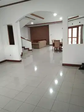 Rumah Minimalis 2lt dkt univ Maranatha