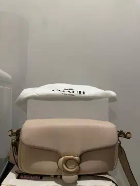 Coach Tabby Pillow Ivory 26 cm Tas branded
