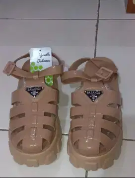 SANDAL FUJI KECE, YOUTH BALANCE