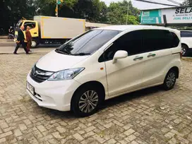 HONDA FREED 1.5 SD 2012 AT LOW KM