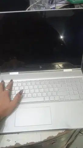 HP ENVY C360 TOUCHSCREEN i5 gen 8 8Gb