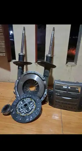 Satu set plat kopling
Shockbreaker 
Head unit ori yaris bakpao