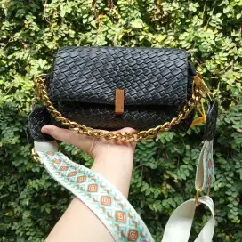 KOSK sling bag (black)