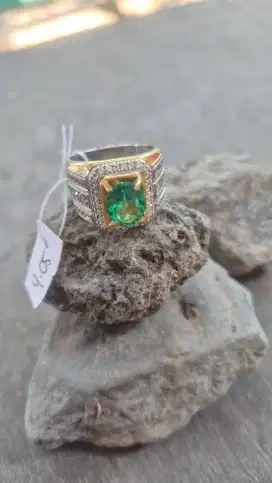 Batu Green Topas