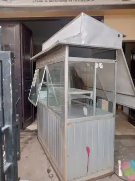 Etalase/gerobak dagang