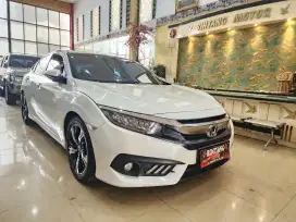 CIVIC 1.5 ES TURBO AT 2017 PUTIH / MODEL THN 2018 (BINTANG MOTOR)