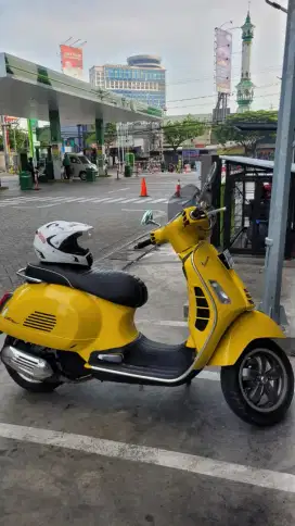 Piaggio Vespa GTS 150