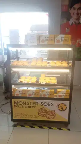 ETALASE BEKAS KUE