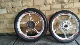 jual velg plus ban  ex Jupiter MX kondisi 90%