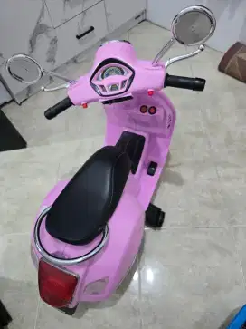 Vespa mainan anak