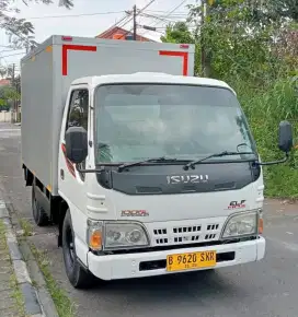 ISUZU ELF ENGKEL BOX 2015