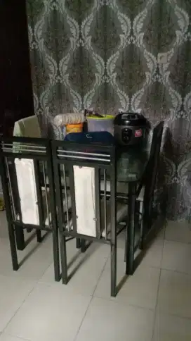 Set meja makan minimalis 4 kursi