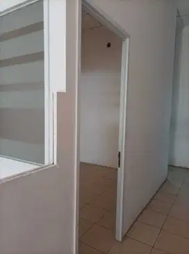 DISEWAKAN RUKO JUANDA LB.450m2 ADA 4 LANTAI HARGA BISA NEGO